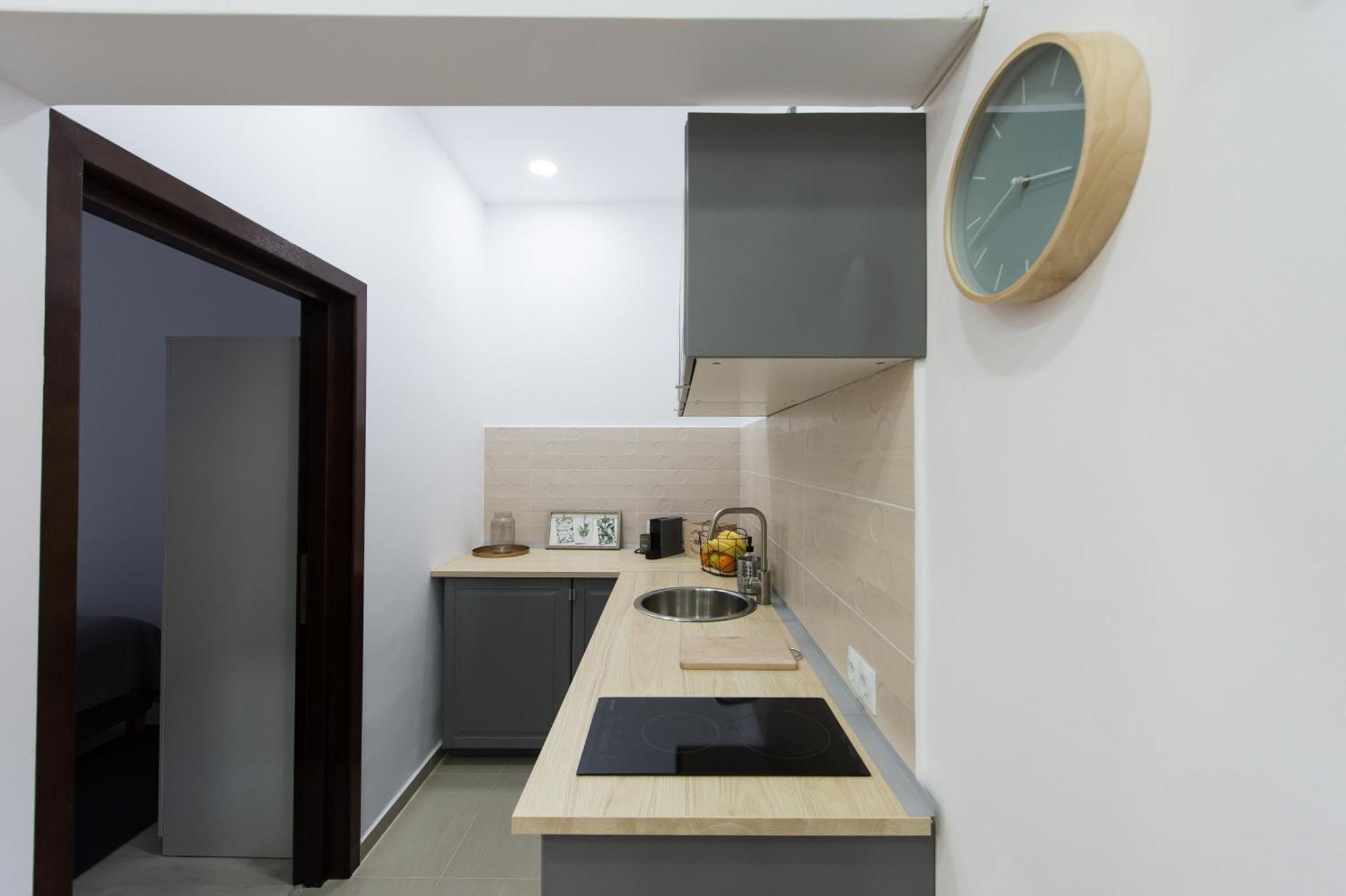 Gorgeous Brasov Flat With Patio And Mountain Views Apartment Exterior photo