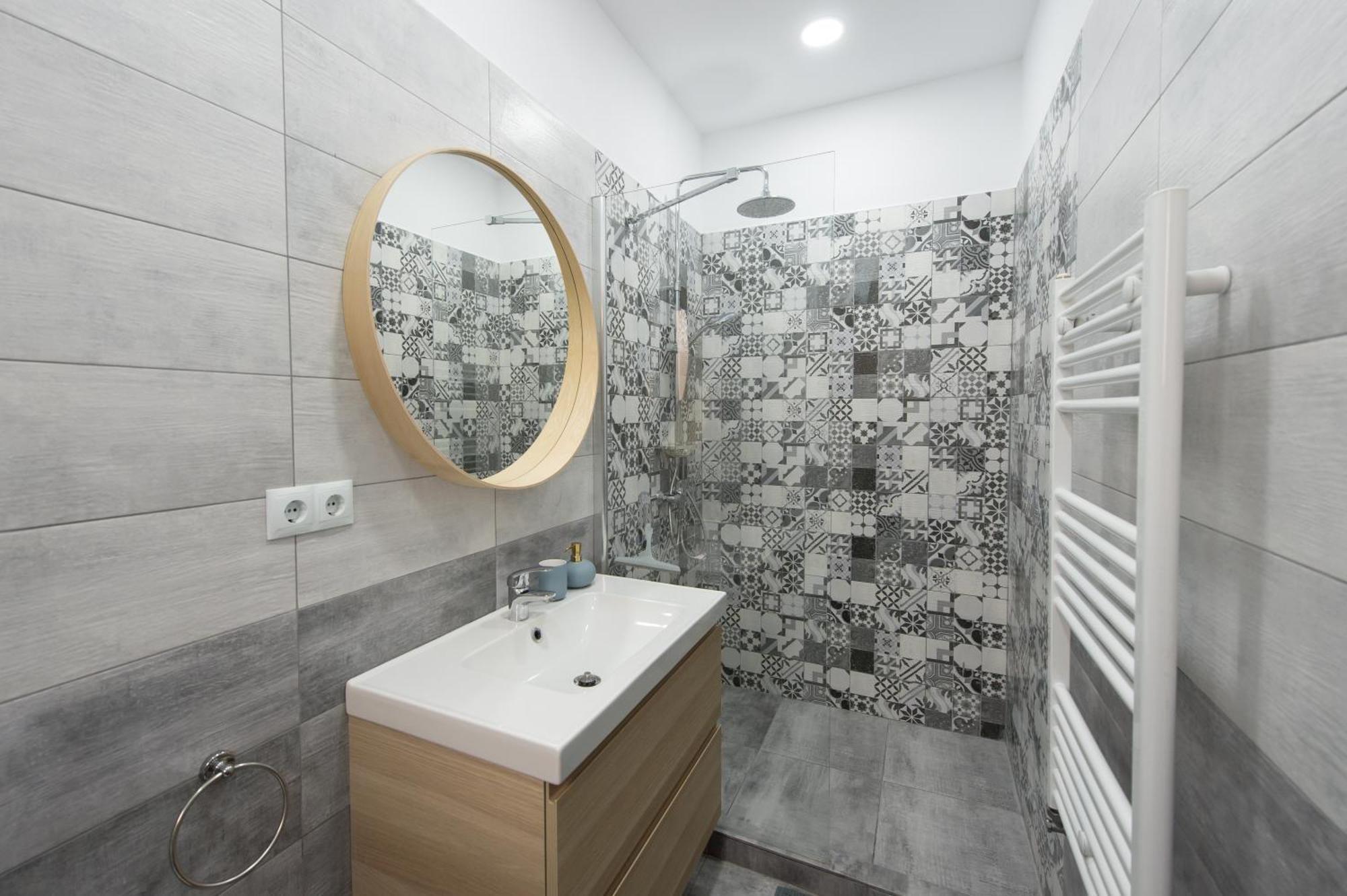 Gorgeous Brasov Flat With Patio And Mountain Views Apartment Exterior photo